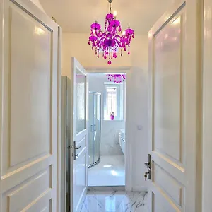 Collins Amethyst Center Appartement Pula